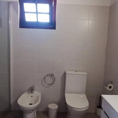 Large Traditional With Balcony & Pool Access - Casa 6
